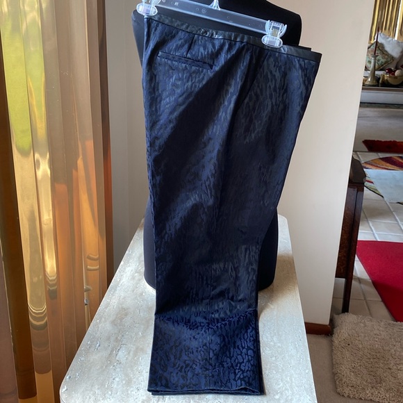 Elie Tahari Pants - NWOT Elie Tahari Blue on Black fabric, 💯% leather trim, measurements in photos